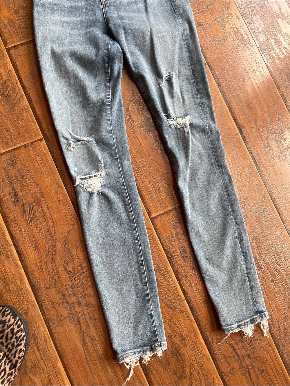 Agolde Light Blue Distressed Skinny Jeans - Size 25 - Picture 5 of 8